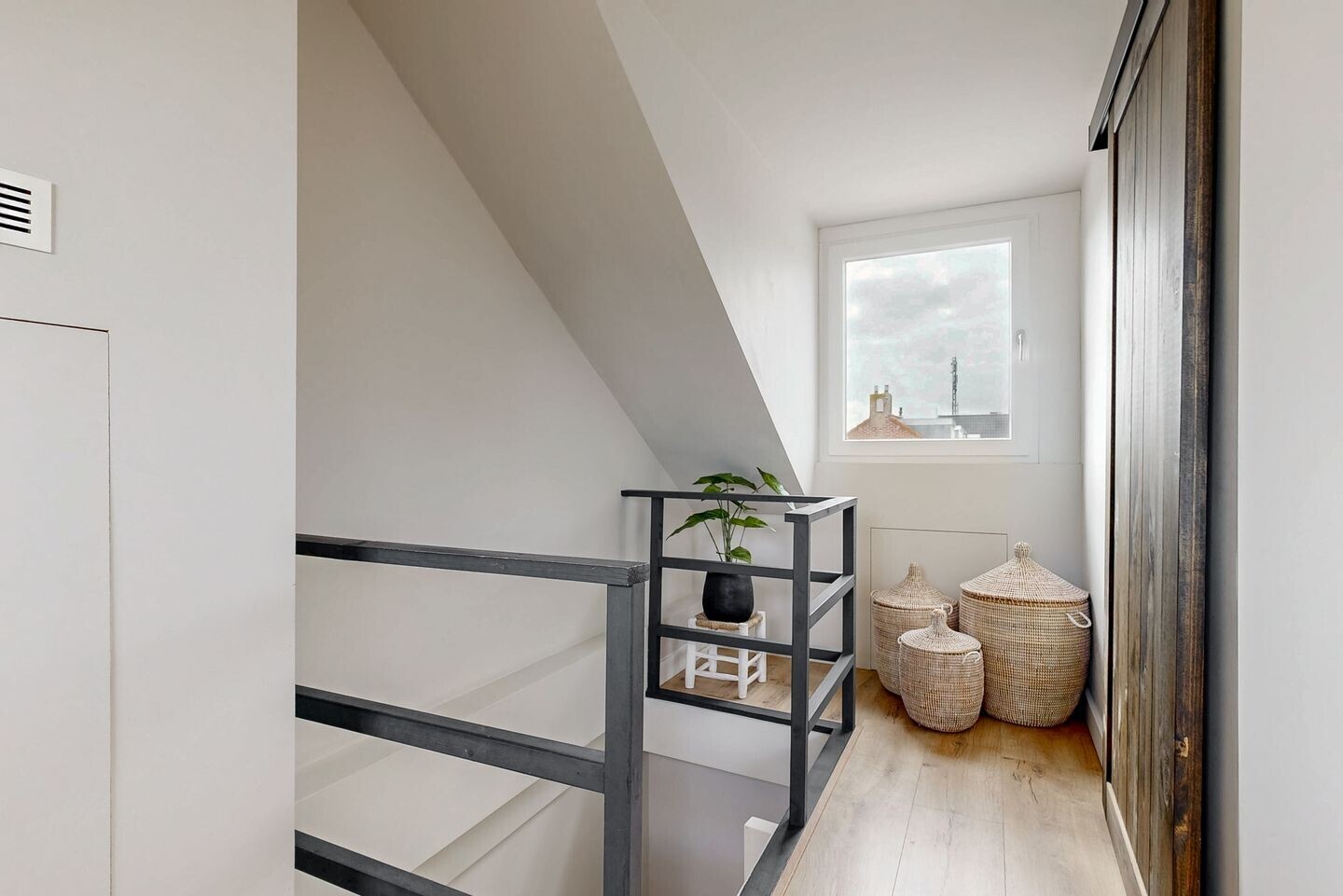Tussenwoning te koop: Paulus Buyslaan 19, Woerden