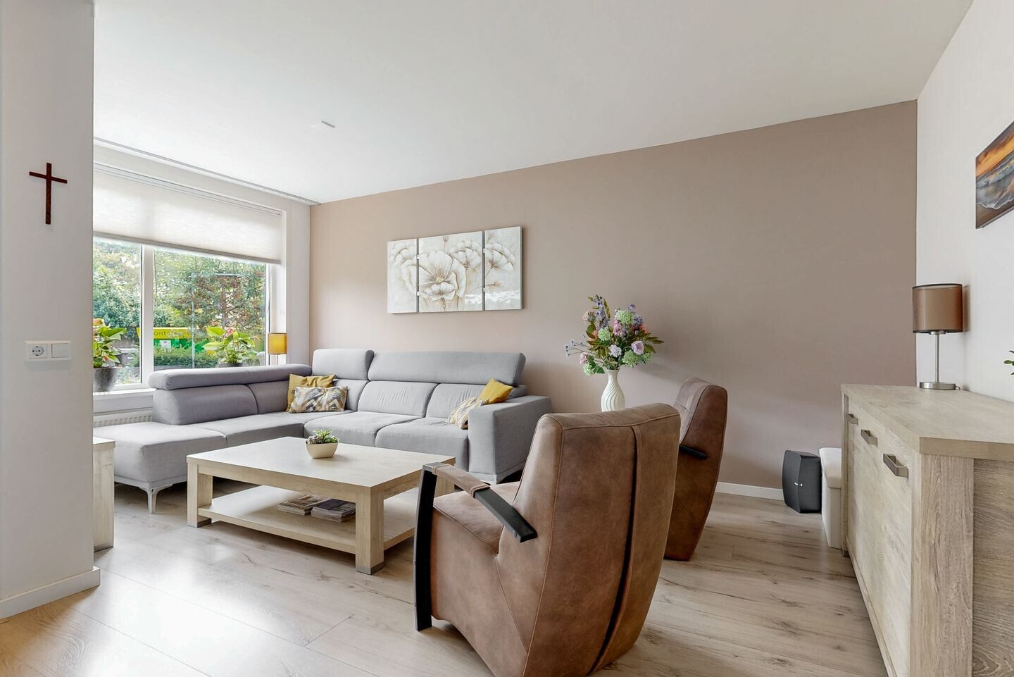 Tussenwoning te koop: Aalberse-lanen 15, Woerden