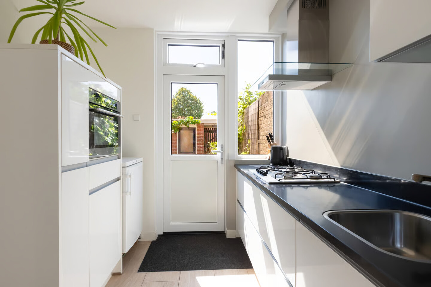 Tussenwoning te koop: Heinsiuslaan 8, Woerden