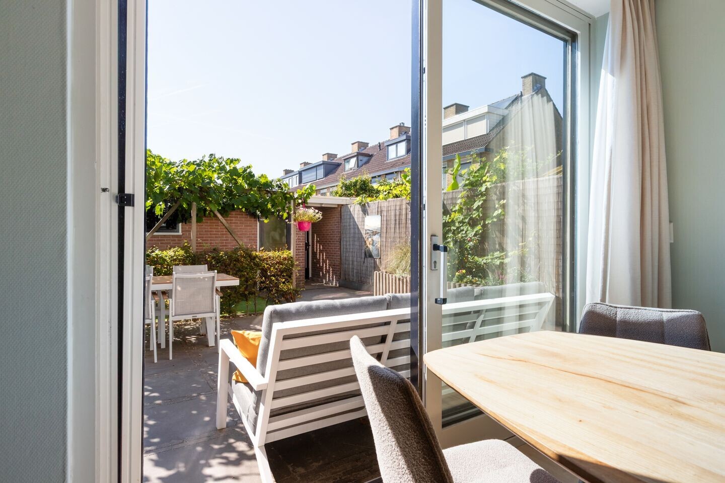 Tussenwoning te koop: Heinsiuslaan 8, Woerden