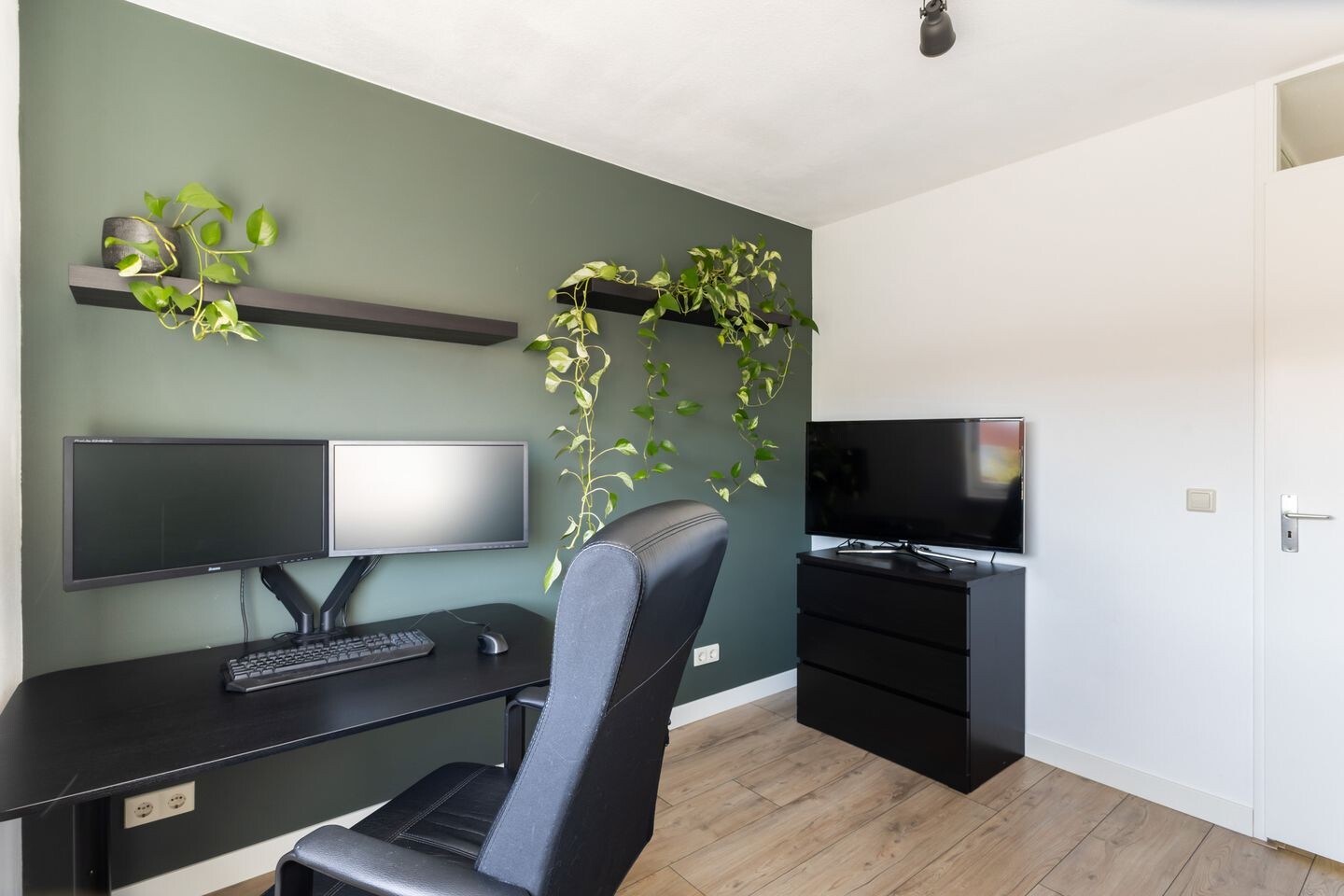 Tussenwoning te koop: Bergstraat 10, Woerden