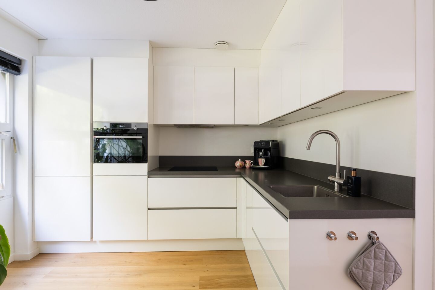 Tussenwoning te koop: Bergstraat 10, Woerden