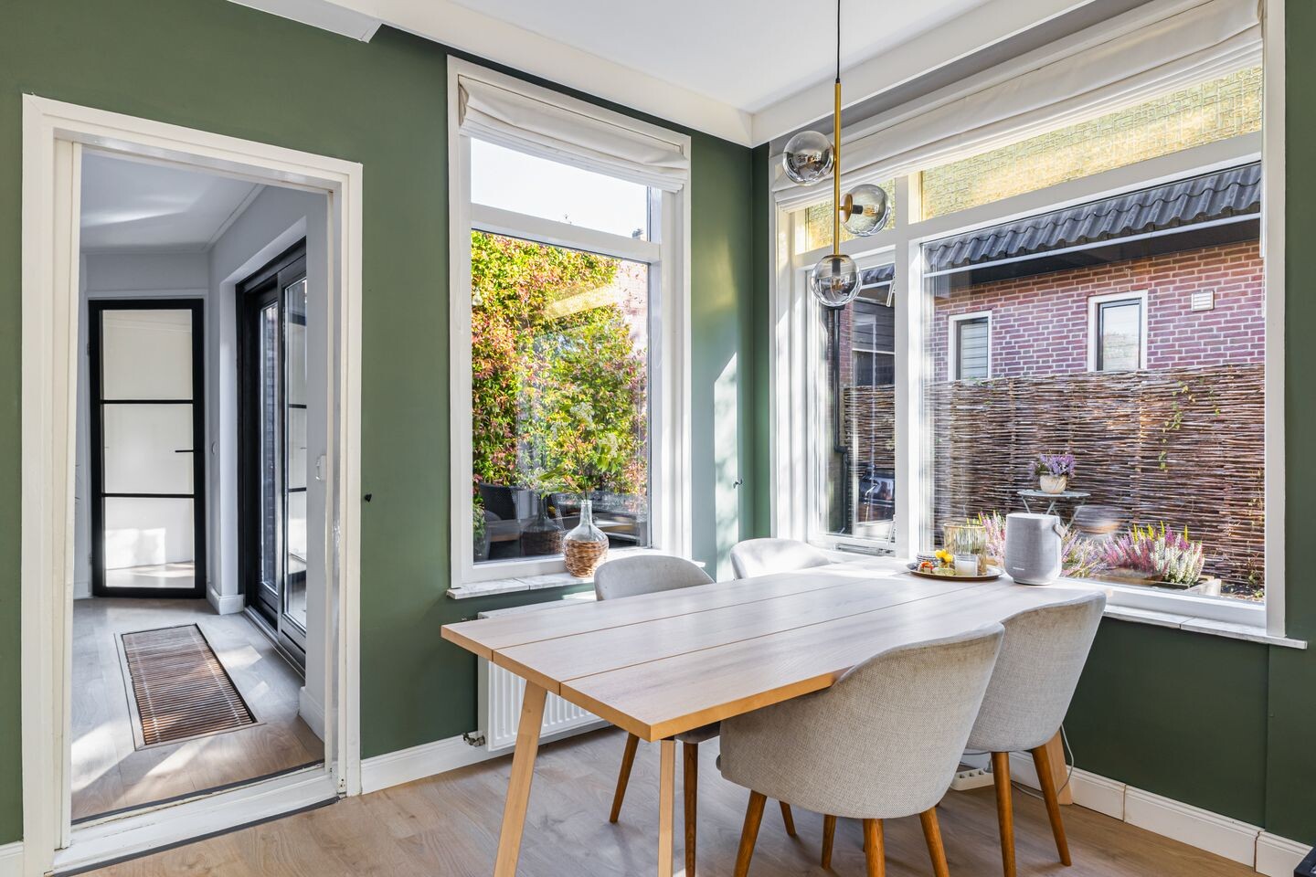 Twee-onder-één-kap te koop: Linschoterweg 37, Woerden