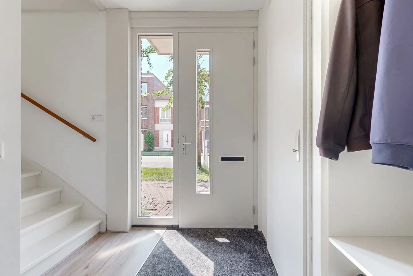 Tussenwoning te koop: Veluwemeer 272, Woerden