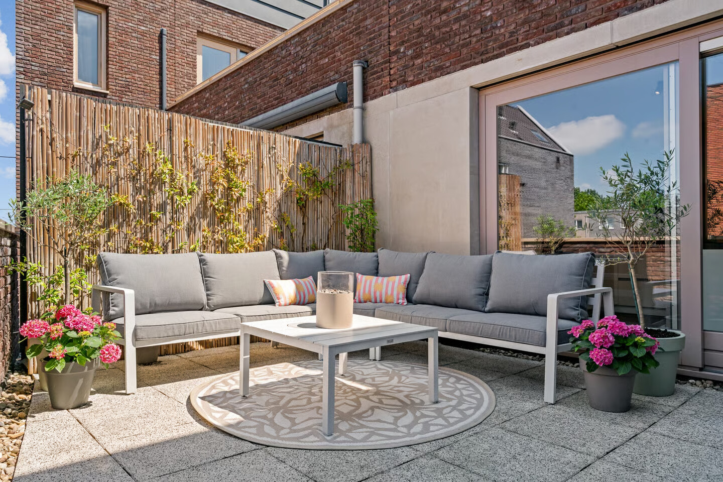 Tussenwoning te koop: Veluwemeer 272, Woerden