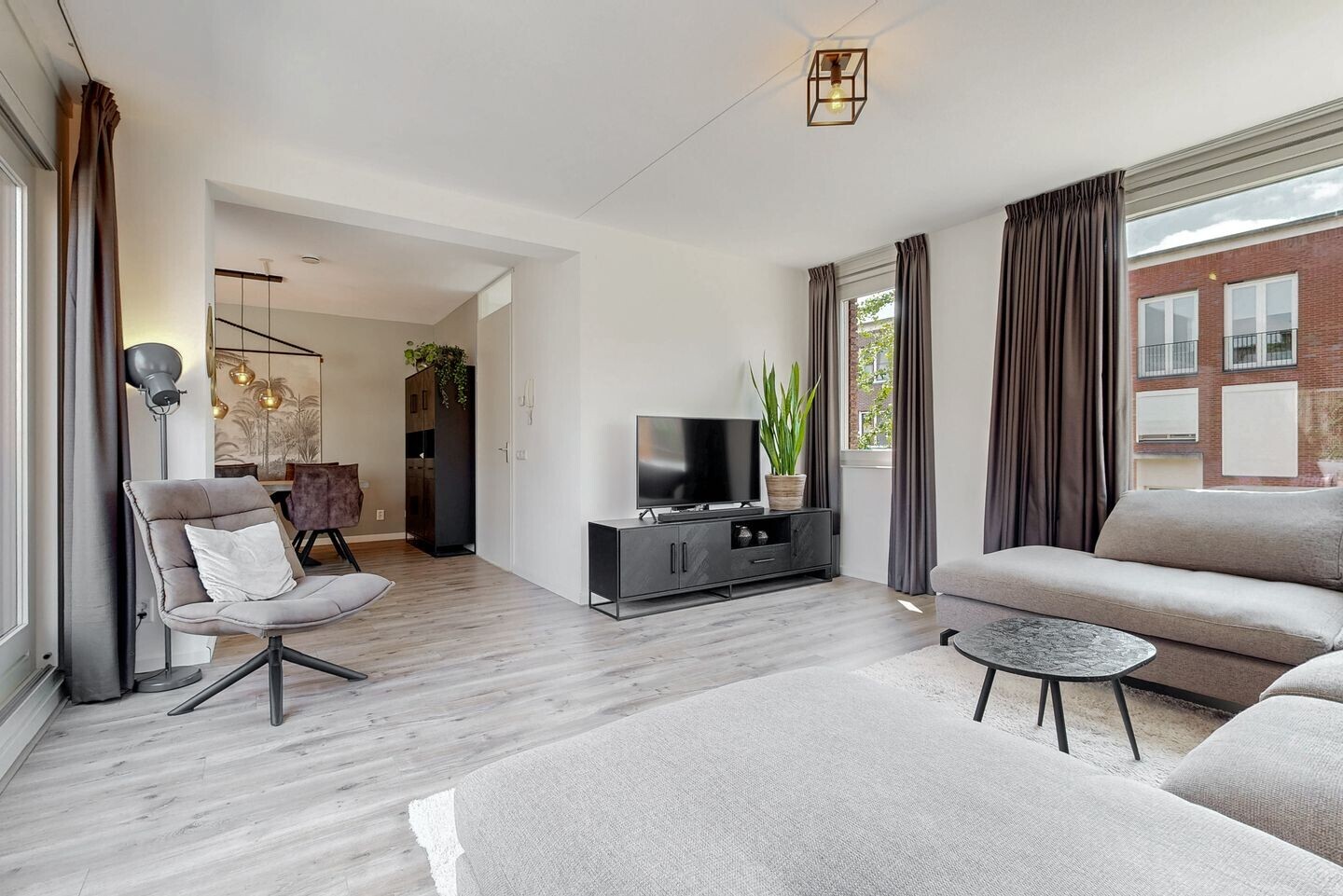 Tussenwoning te koop: Veluwemeer 272, Woerden