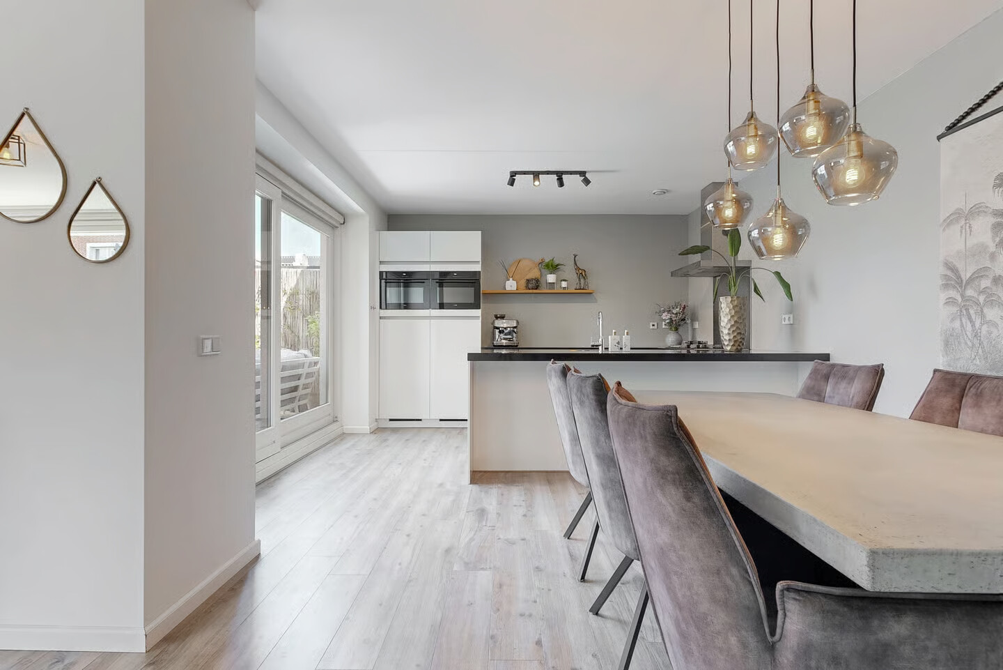 Tussenwoning te koop: Veluwemeer 272, Woerden