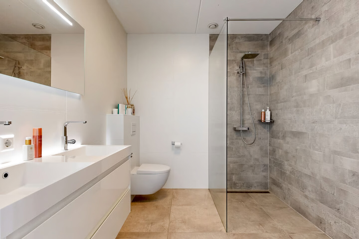 Tussenwoning te koop: Gardameer 25, Woerden