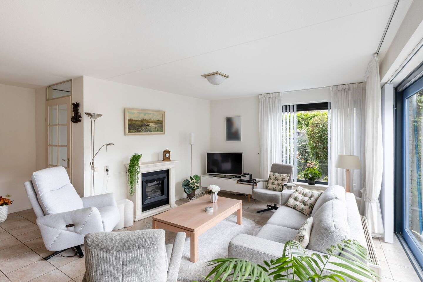 Tussenwoning te koop: Ponddreef 27, Woerden
