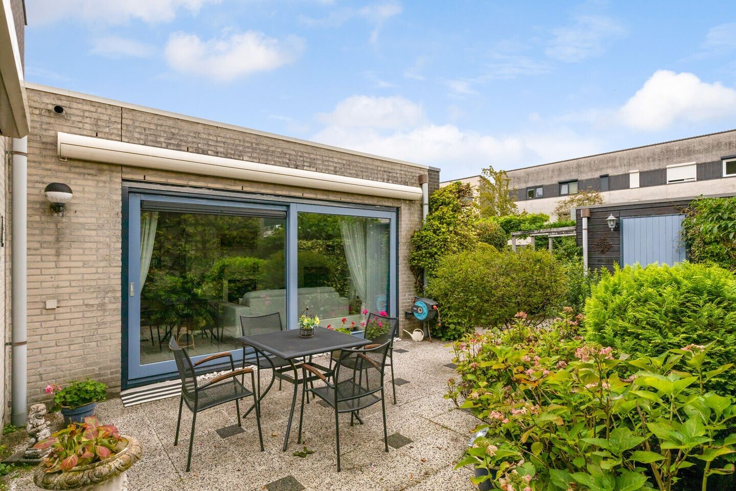 Tussenwoning te koop: Ponddreef 27, Woerden