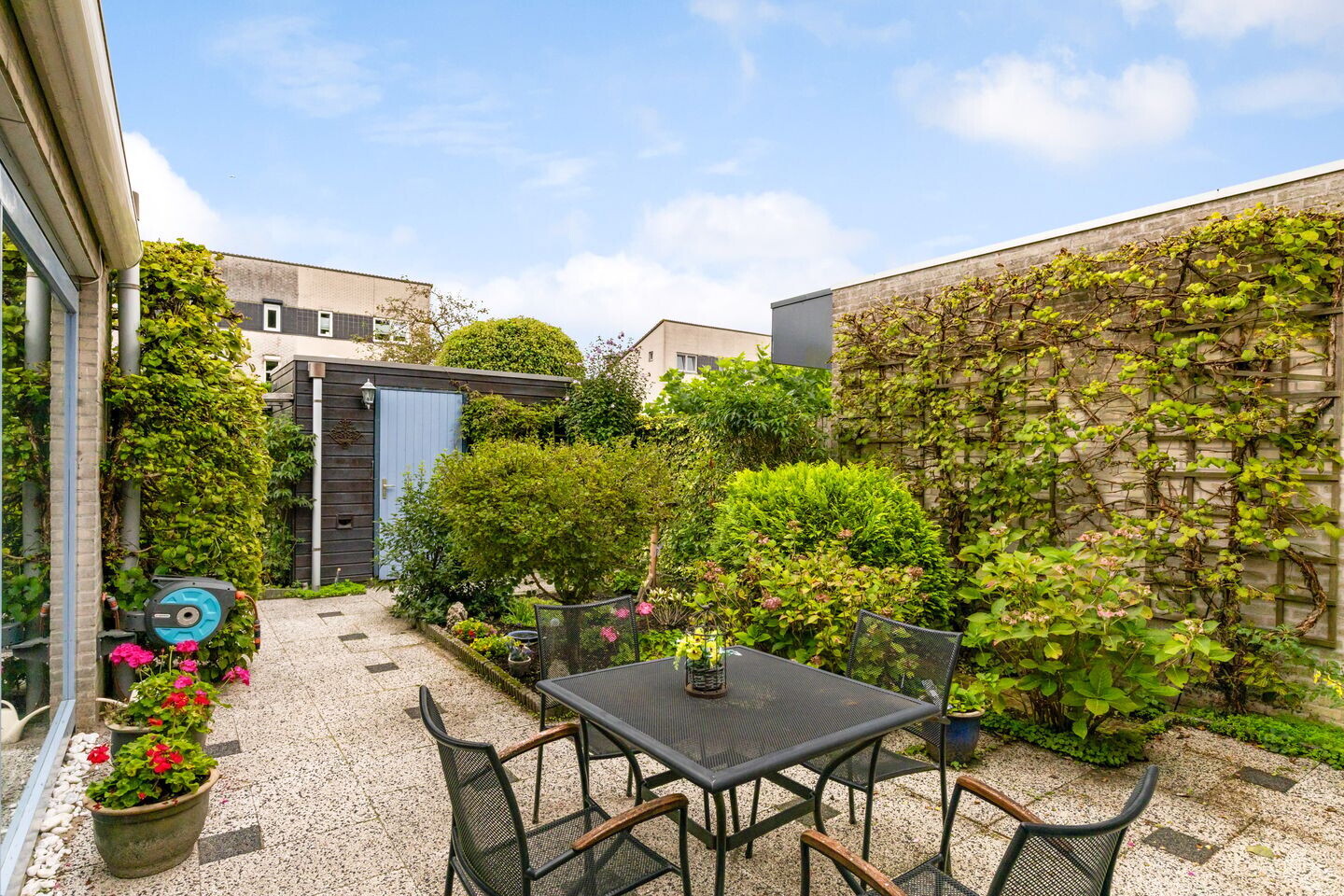 Tussenwoning te koop: Ponddreef 27, Woerden