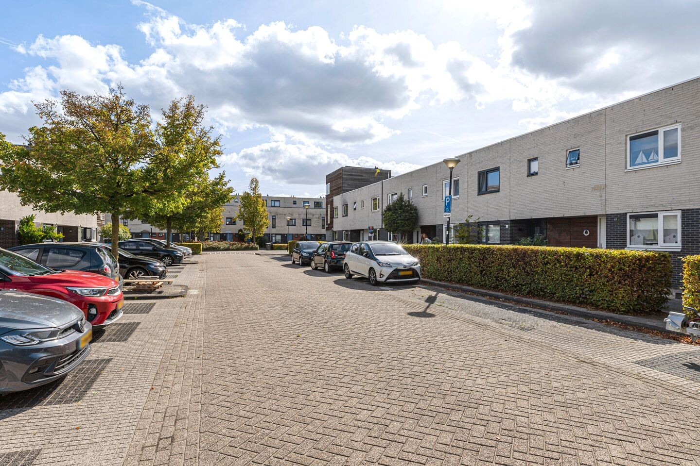Tussenwoning te koop: Guldendreef 15, Woerden