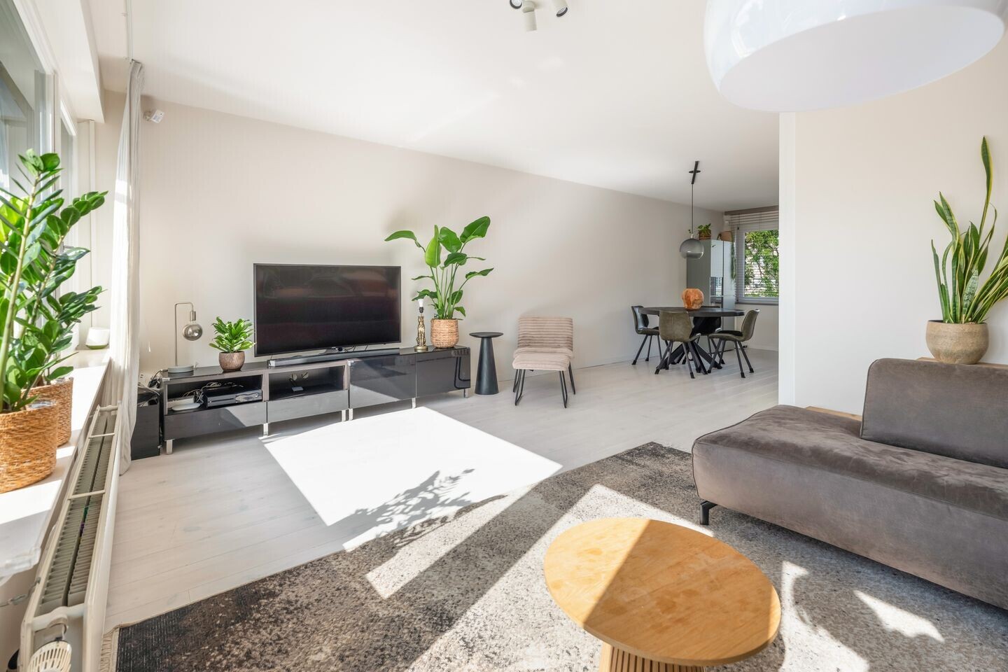 Tussenwoning te koop: Jules Vernehof 29, Woerden