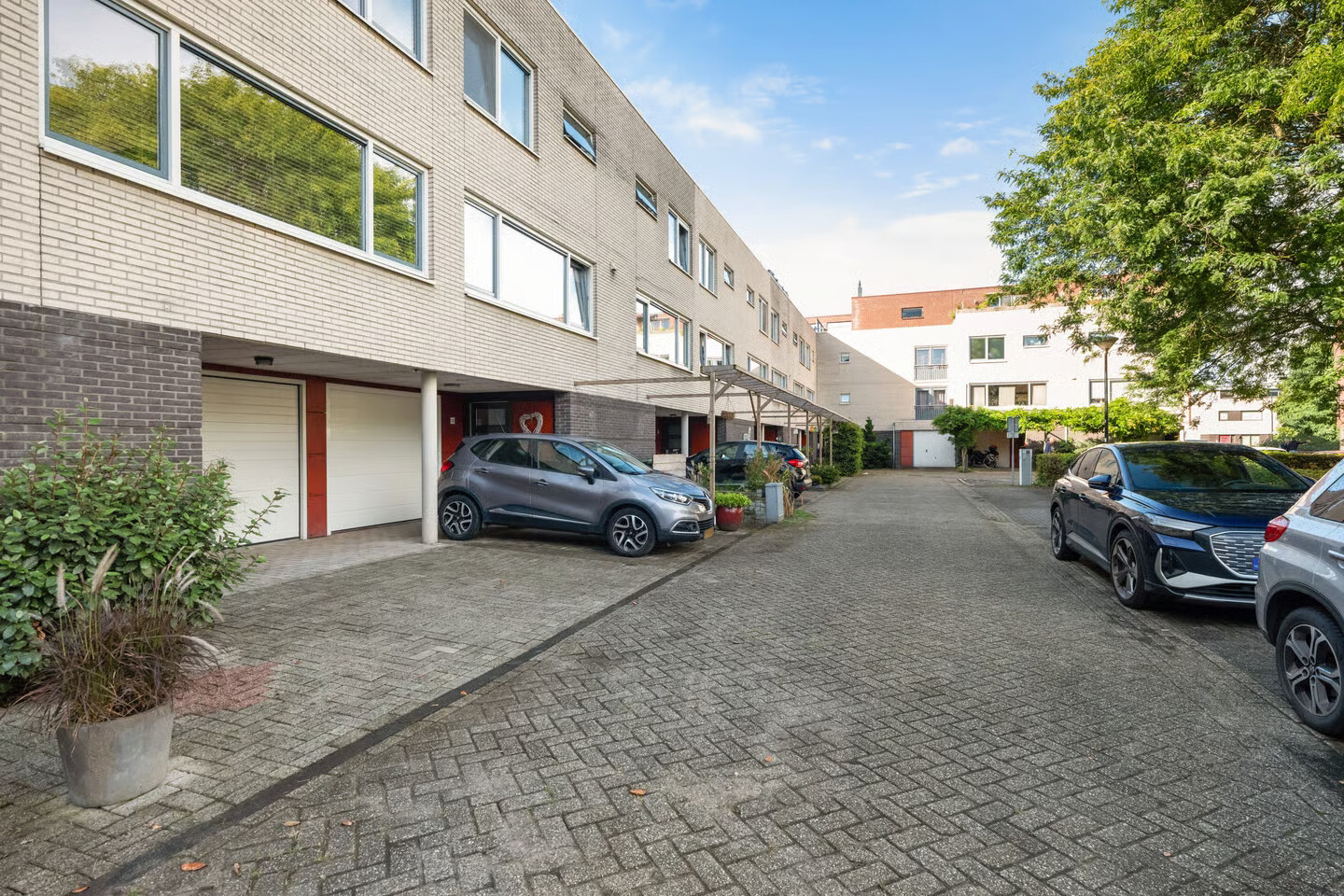 Tussenwoning te koop: Jules Vernehof 29, Woerden
