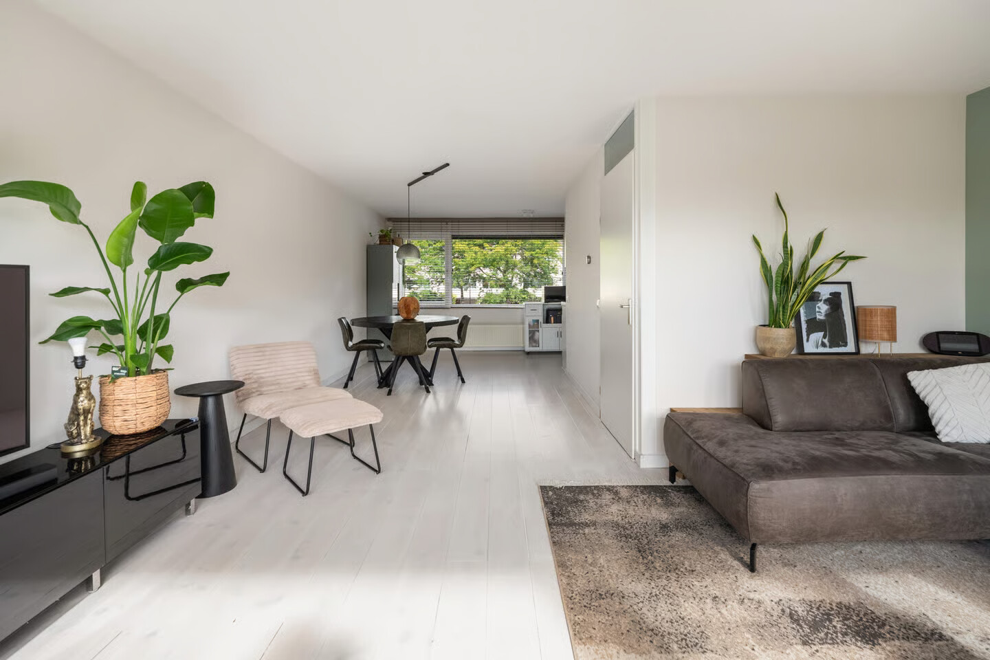 Tussenwoning te koop: Jules Vernehof 29, Woerden