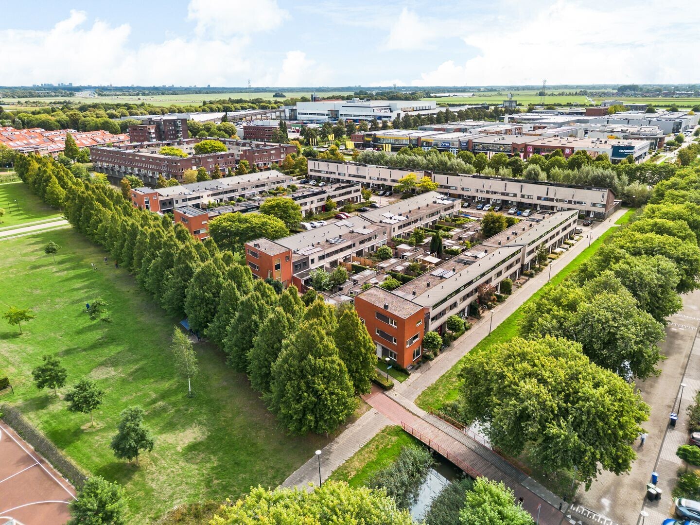 Hoekwoning te koop: Schrijverspad 60, Woerden