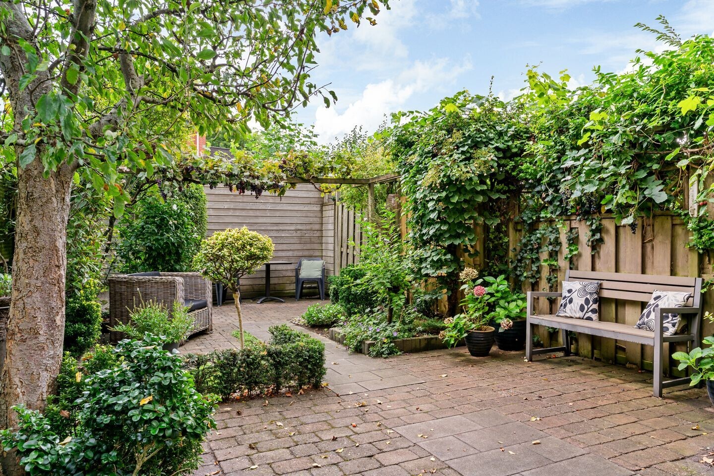 Hoekwoning te koop: Schrijverspad 60, Woerden