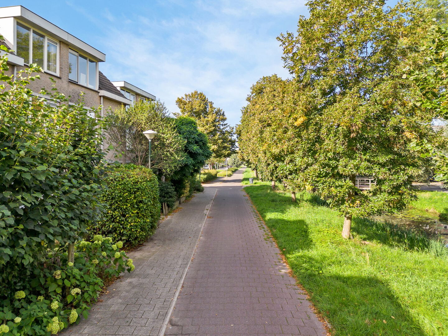 Tussenwoning te koop: Bottelroosweide 7, Woerden