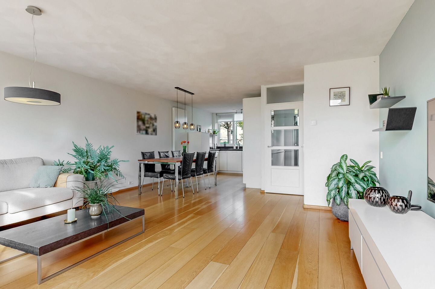Tussenwoning te koop: Bottelroosweide 7, Woerden