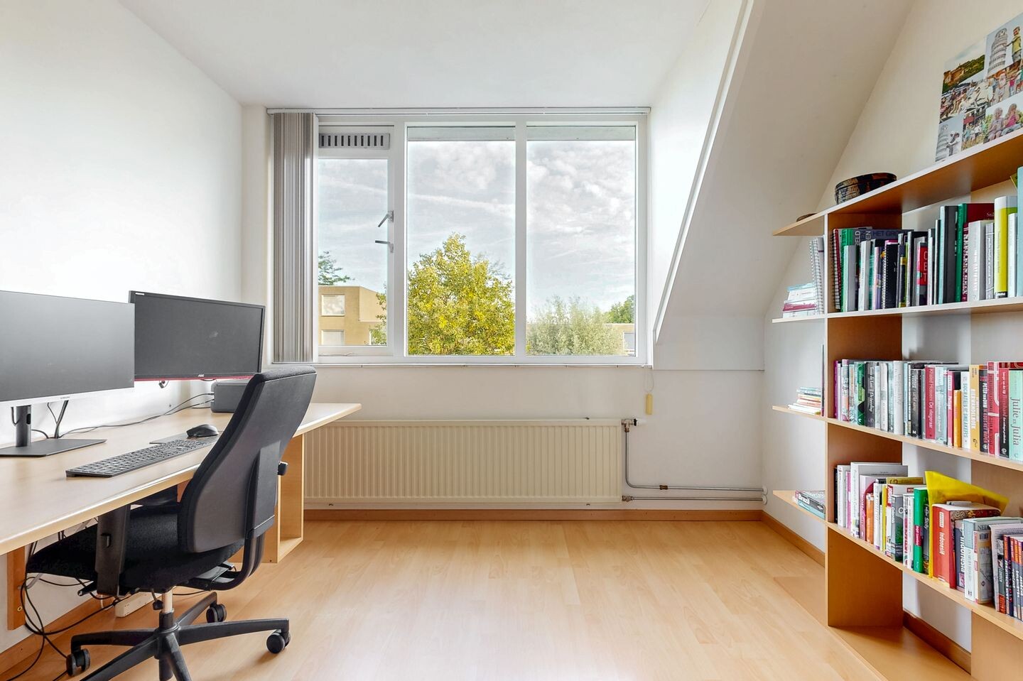 Tussenwoning te koop: Bottelroosweide 7, Woerden