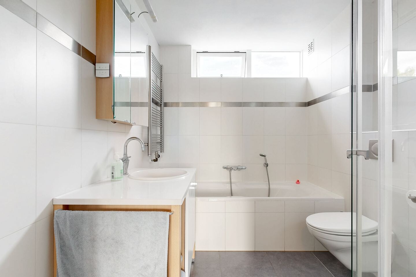 Tussenwoning te koop: Bottelroosweide 7, Woerden