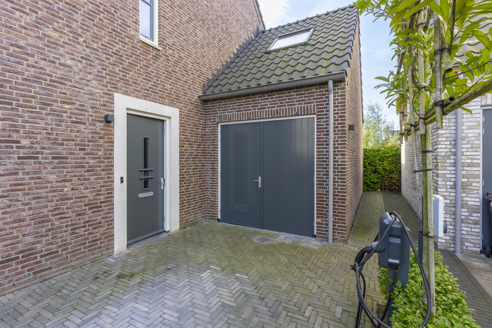 Twee-onder-één-kap te koop: Bloemenkelderlaan 8, Vleuten