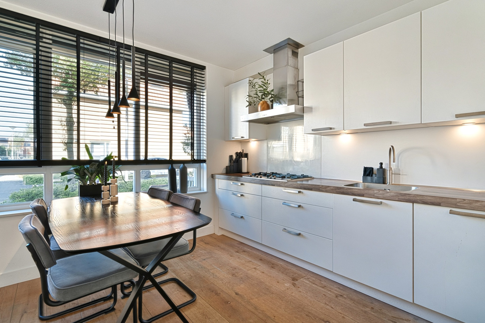 Tussenwoning te koop: Romanusweg 28, De Meern