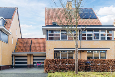 Genialisweg 8