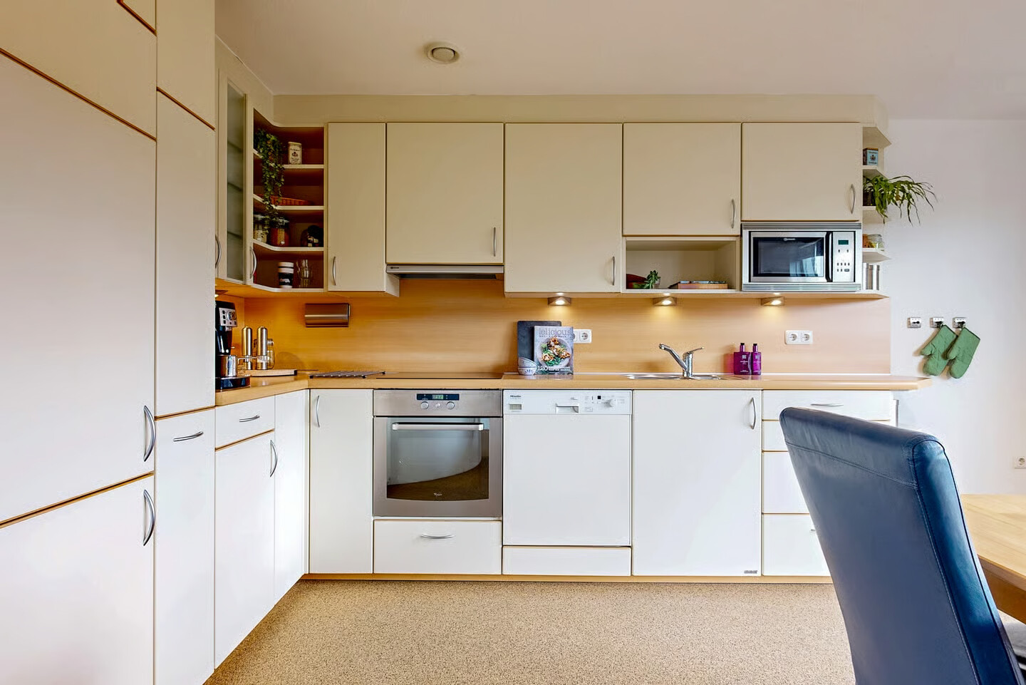 Tussenwoning te koop: Riesenberg 45, De Meern