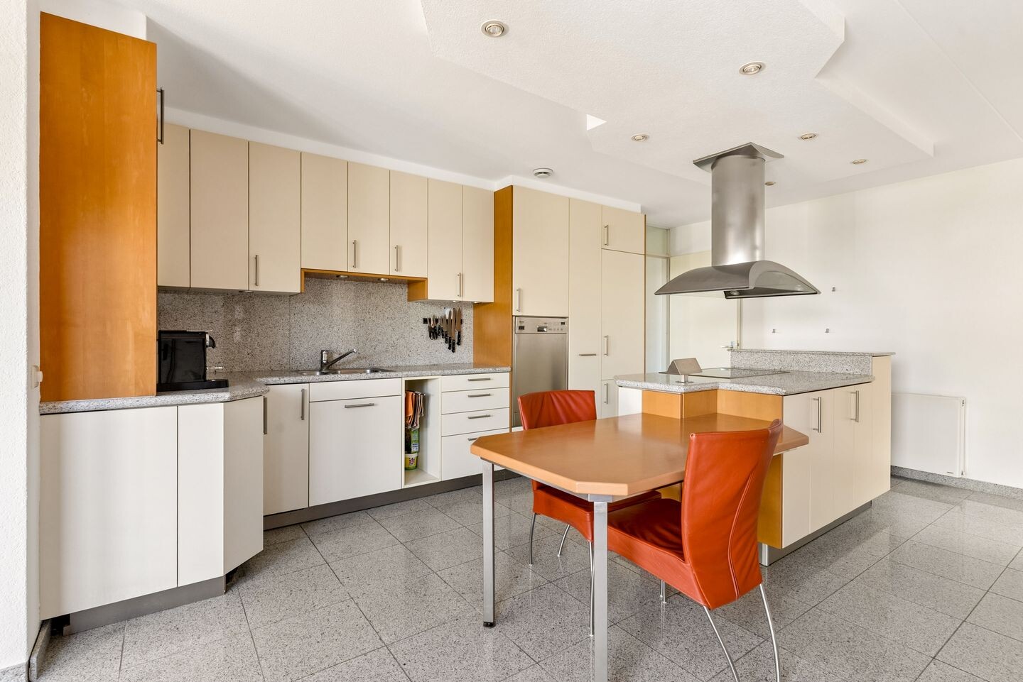 Hoekwoning te koop: De Milan Viscontilaan 142, De Meern