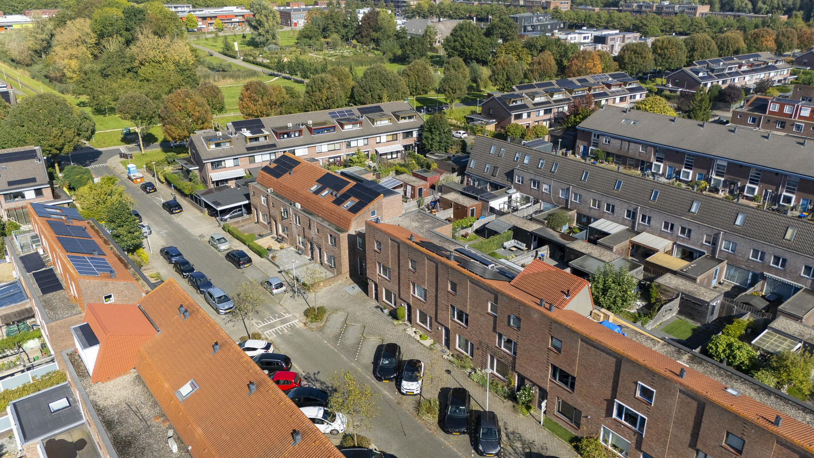 Tussenwoning te koop: Adderwortel 12, De Meern