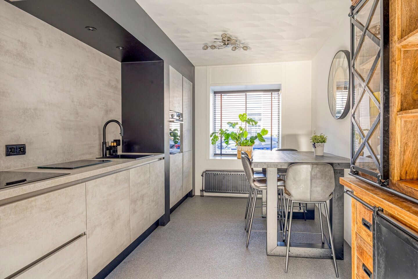 Tussenwoning te koop: kruiswortel 14, De Meern