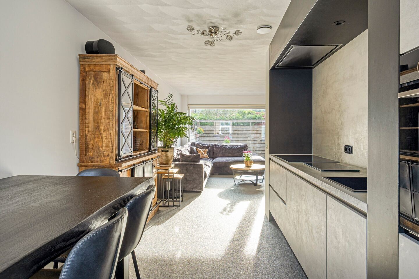 Tussenwoning te koop: kruiswortel 14, De Meern