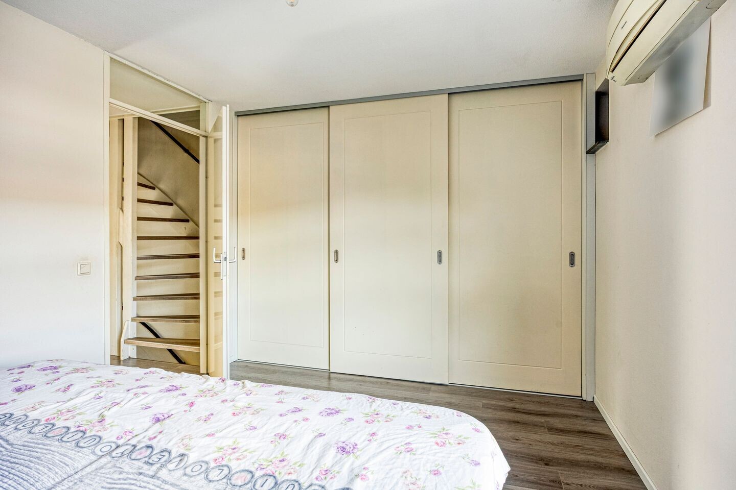 Tussenwoning te koop: kruiswortel 14, De Meern