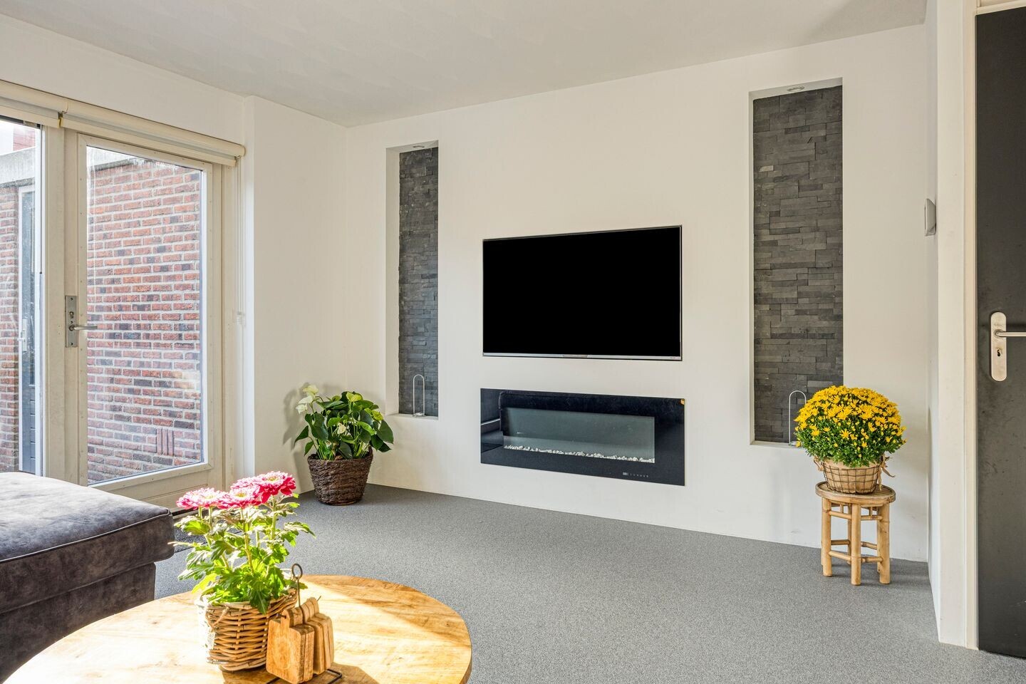 Tussenwoning te koop: kruiswortel 14, De Meern