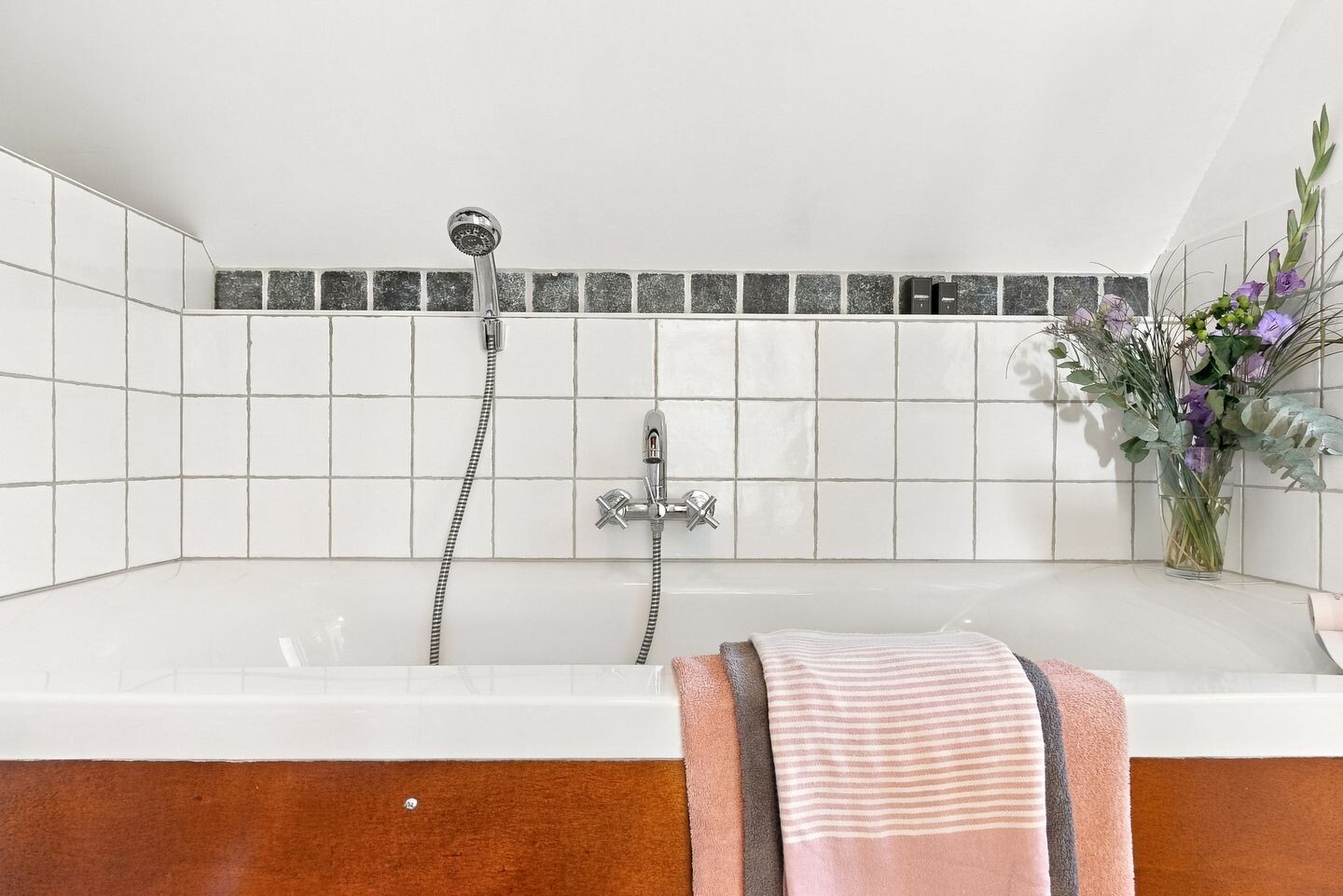 Tussenwoning te koop: Mandenmakerslaan 84, De Meern