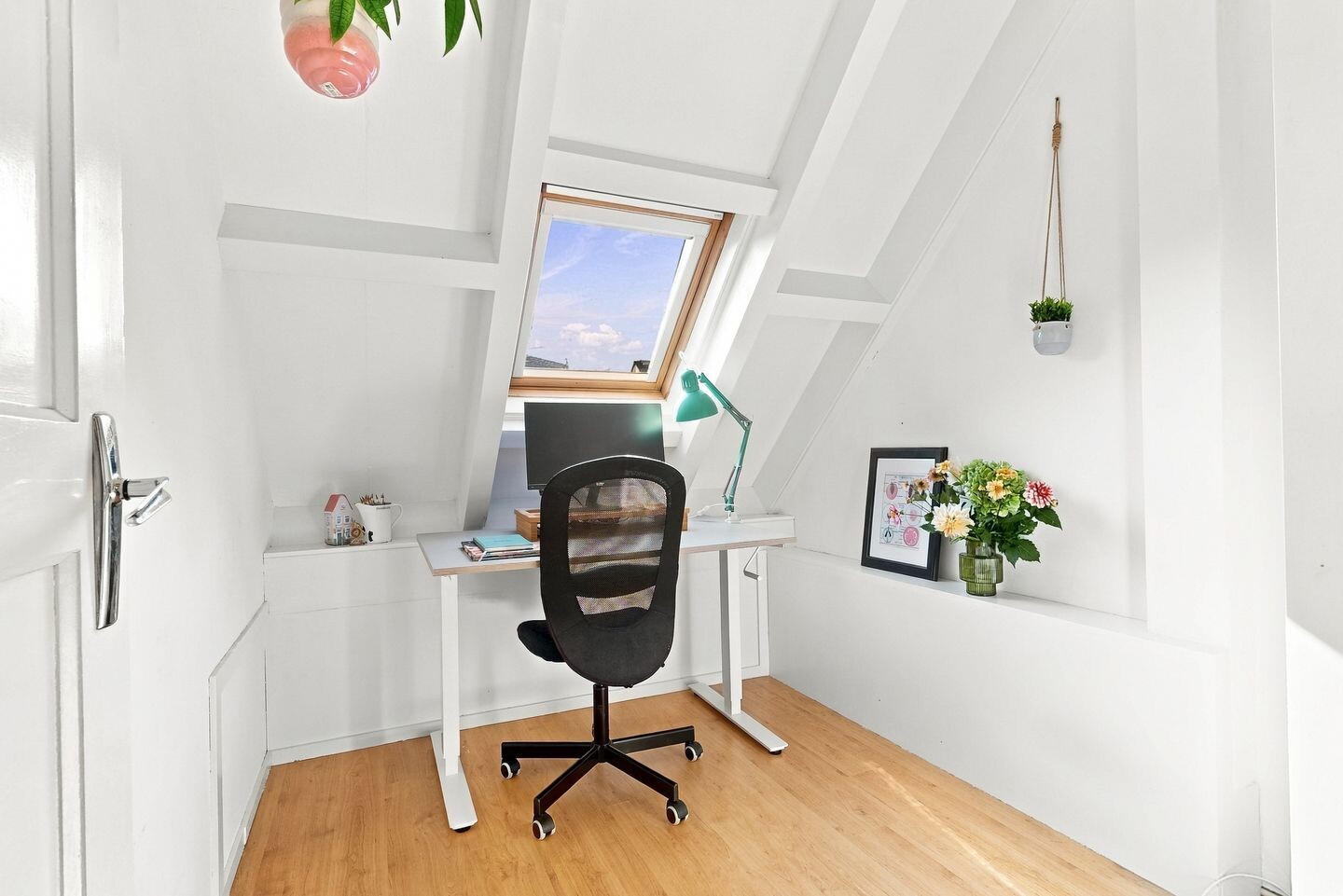 Tussenwoning te koop: Mandenmakerslaan 84, De Meern