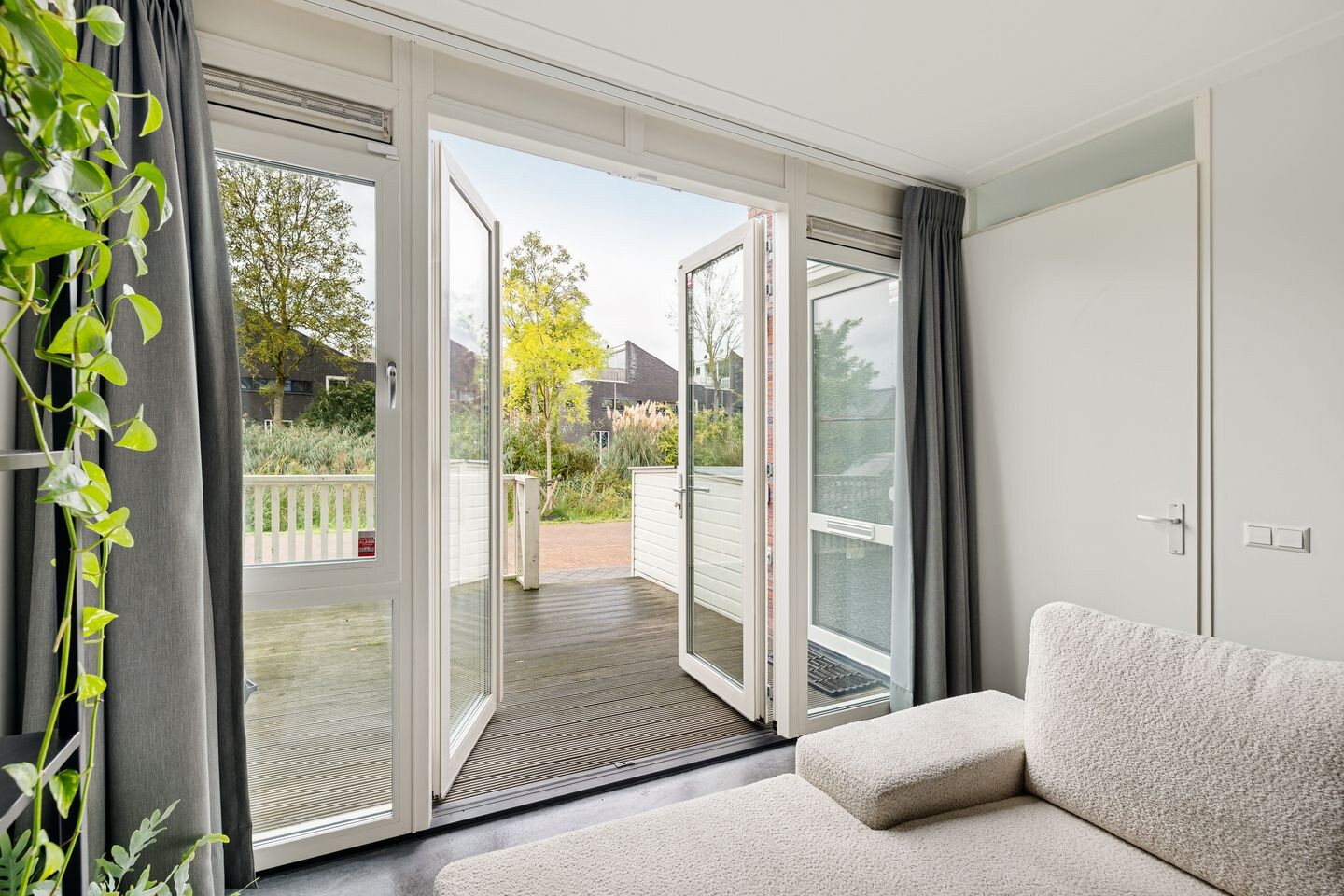 Tussenwoning te koop: Houtrakkade 7, De Meern