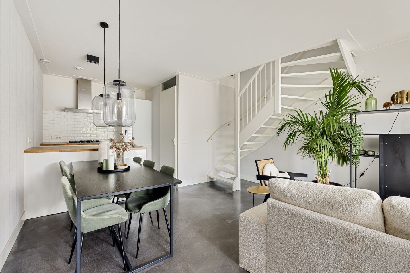 Tussenwoning te koop: Houtrakkade 7, De Meern