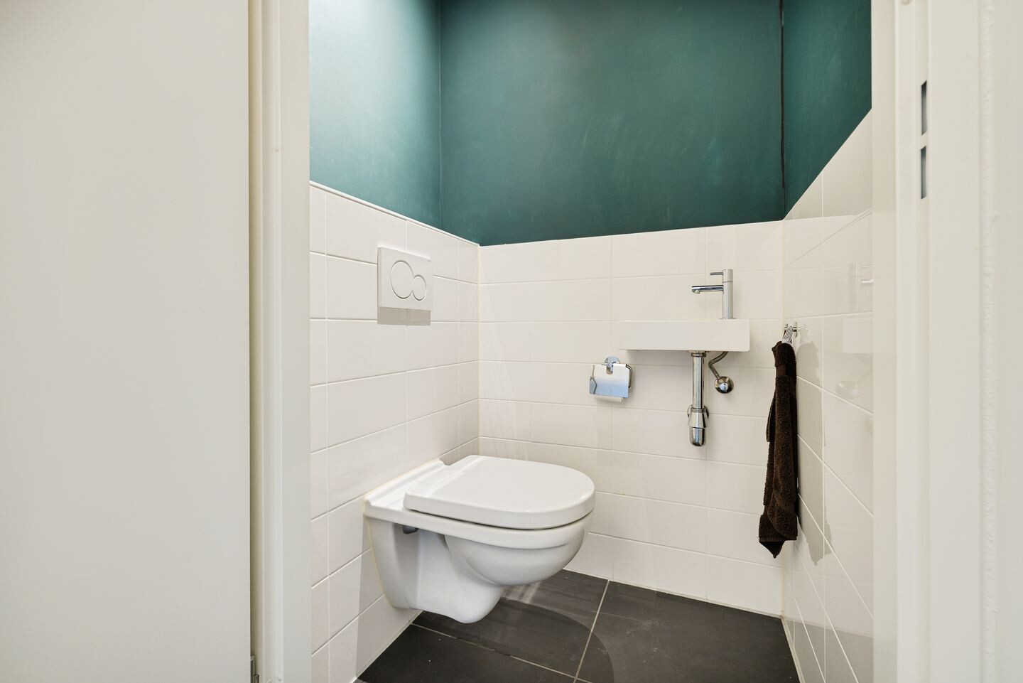 Tussenwoning te koop: Houtrakkade 7, De Meern