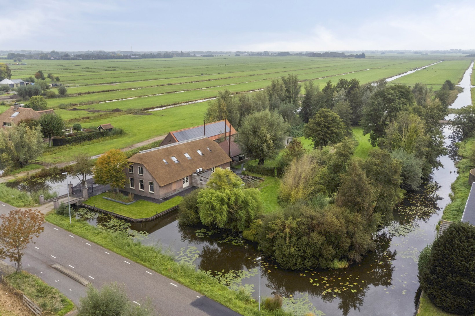 Vrijstaande woning te koop: Hoofdweg 106, Zegveld