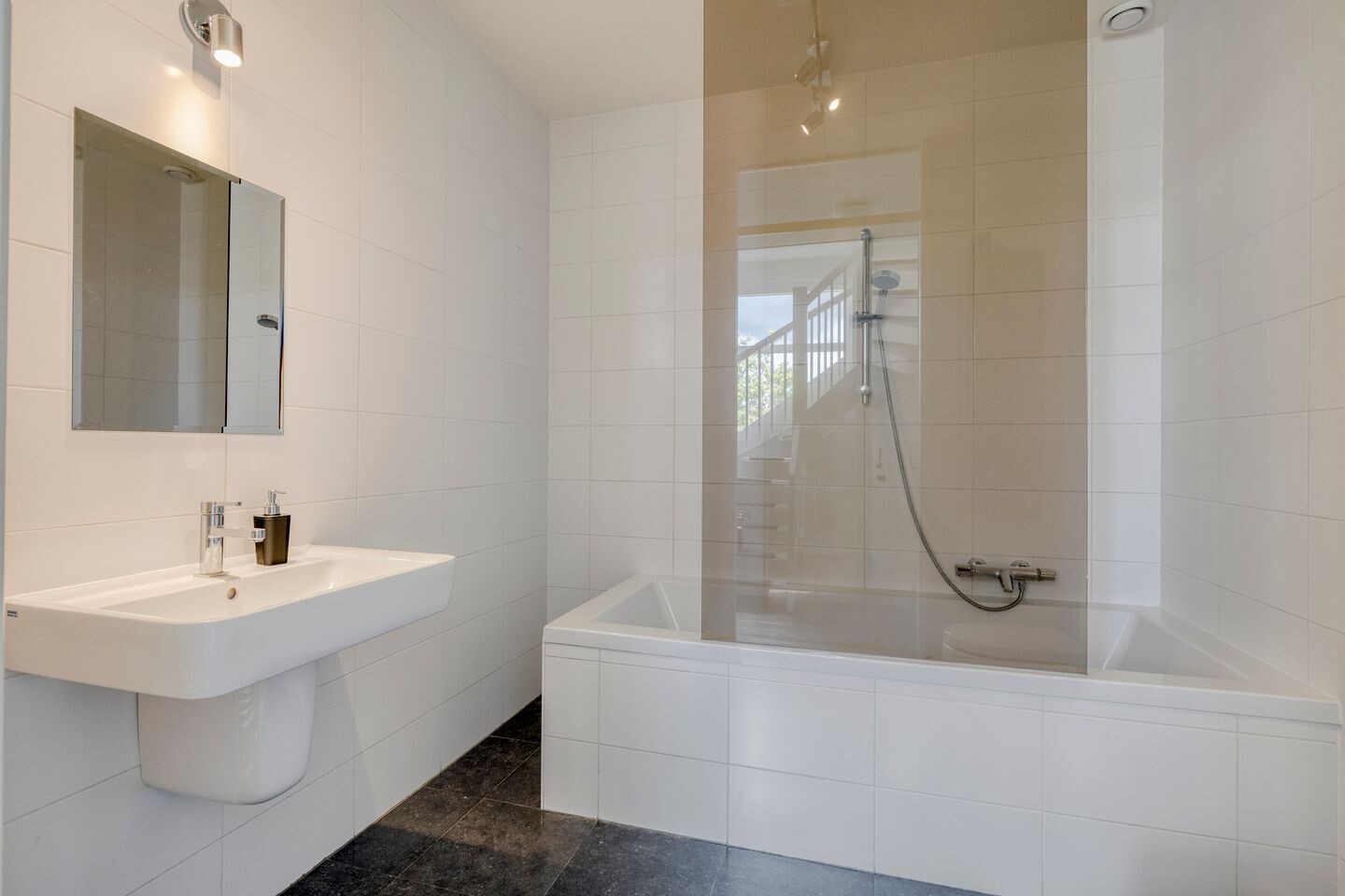 Hoekwoning te koop: Het Erf 31, Zegveld