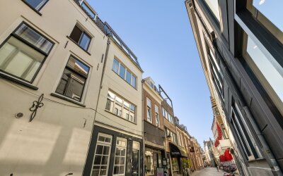 Donkerstraat 2-C
