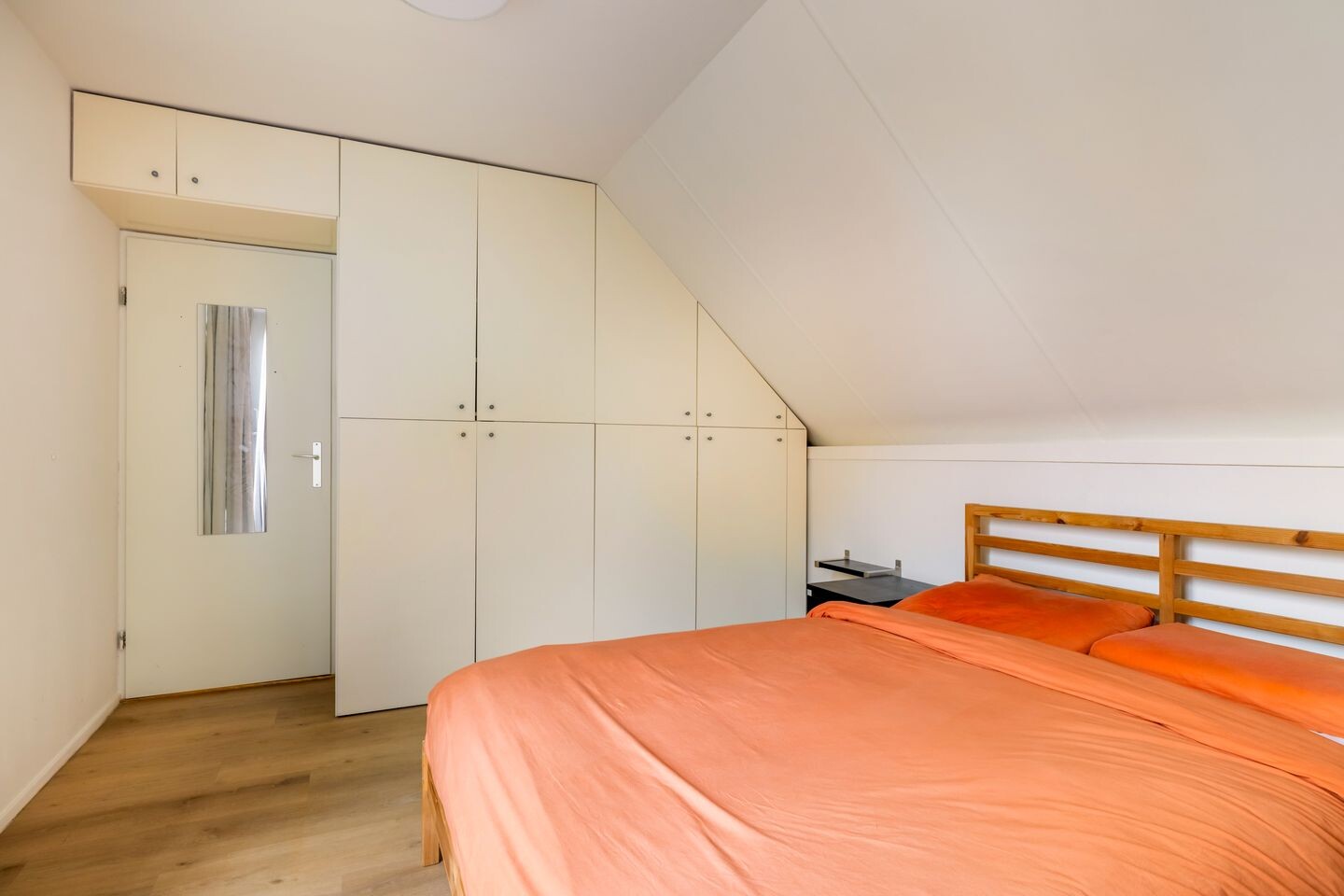 Twee-onder-één-kap te koop: Zwaansteeg 16, Utrecht