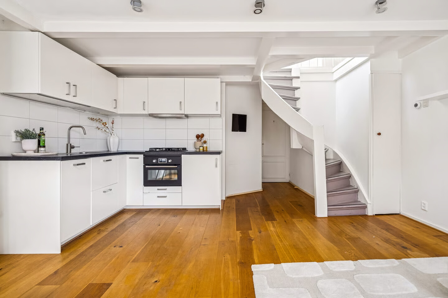Studio te koop: Wittevrouwenstraat 28B, Utrecht