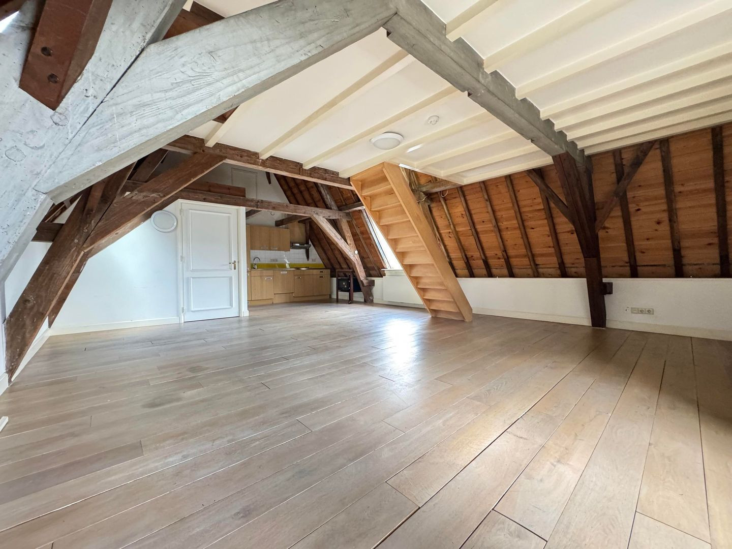 Appartement te huur: Kromme Nieuwegracht 11B, Utrecht