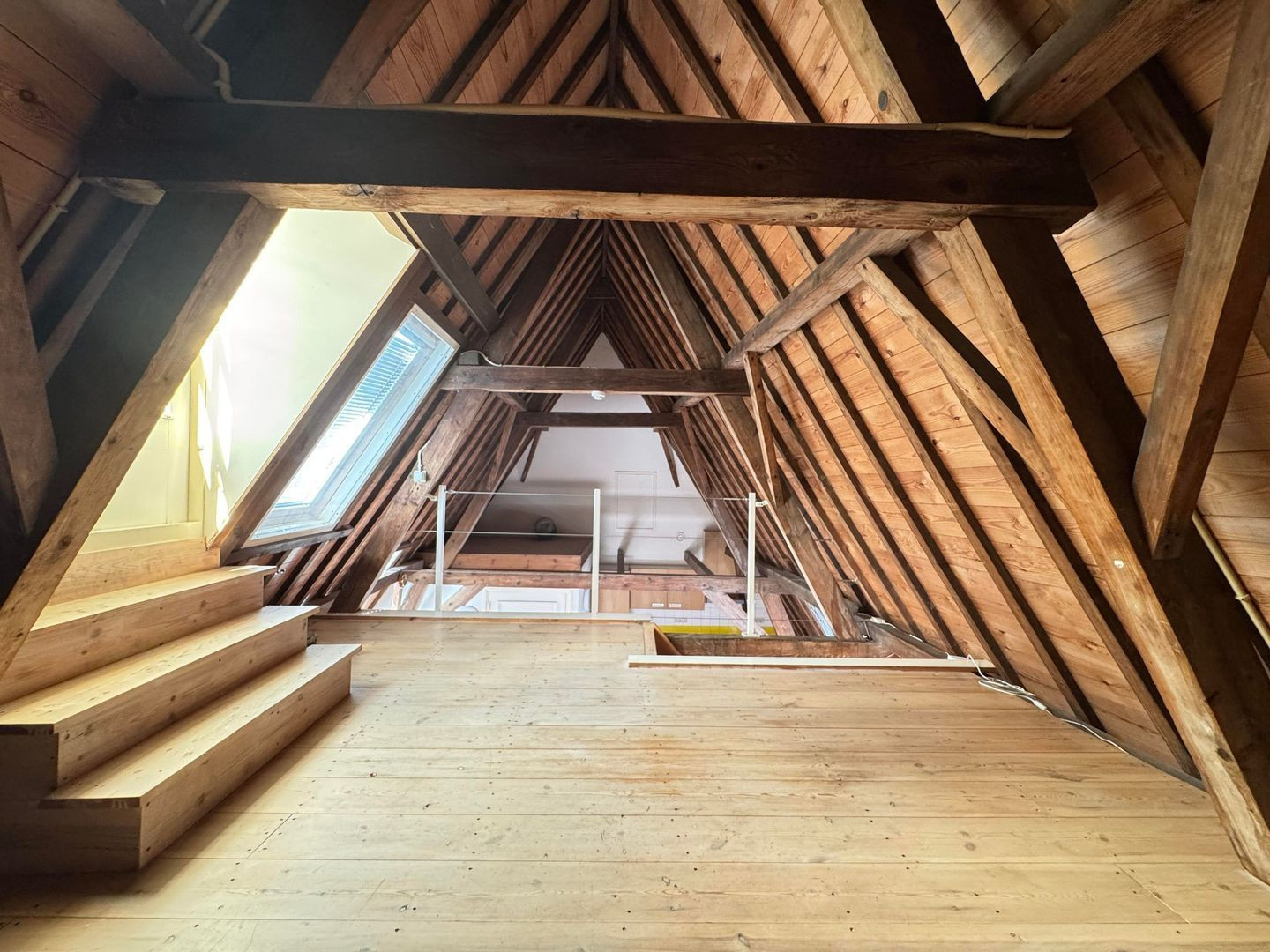 Appartement te huur: Kromme Nieuwegracht 11B, Utrecht
