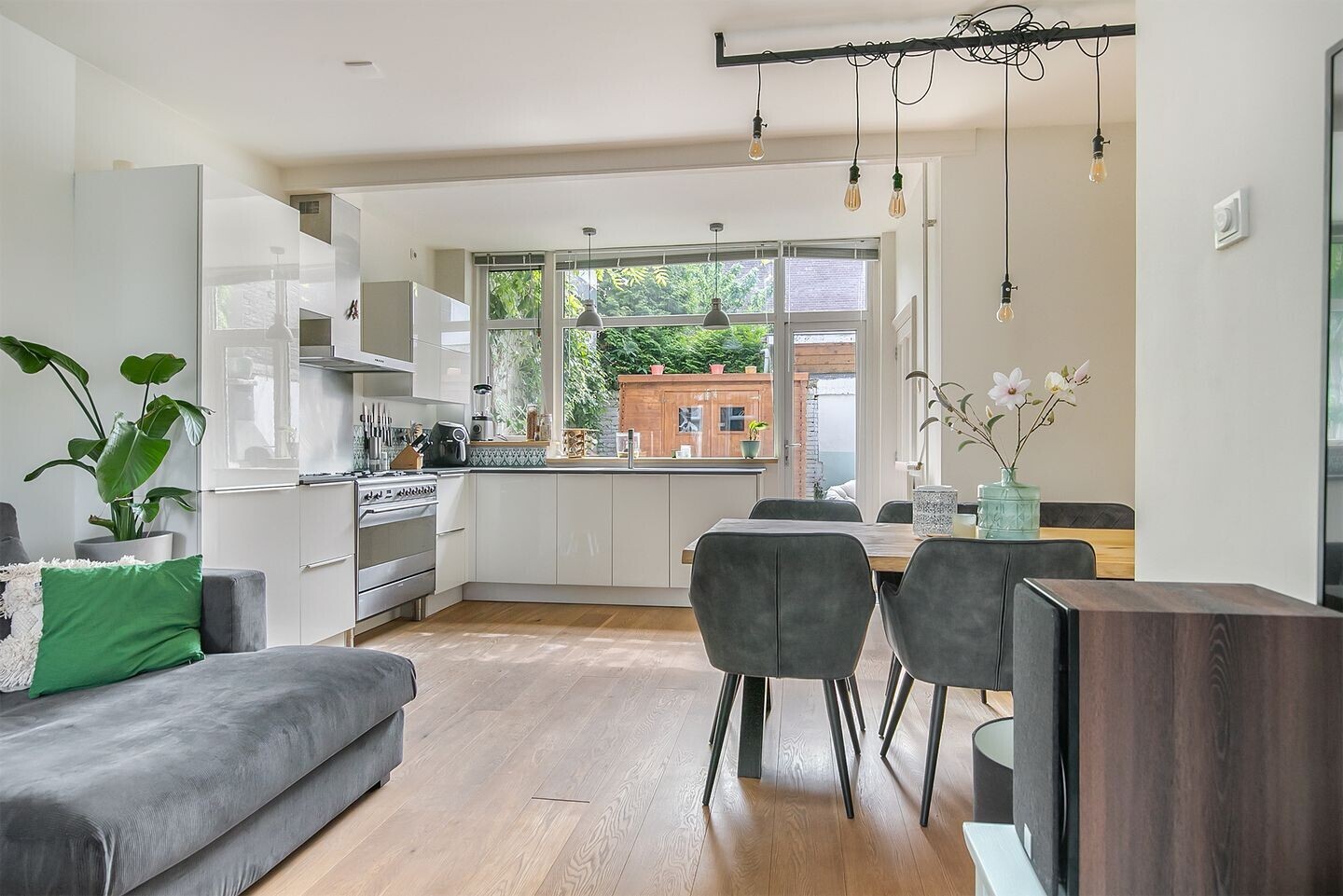 Tussenwoning te koop: singelstraat 32, Utrecht