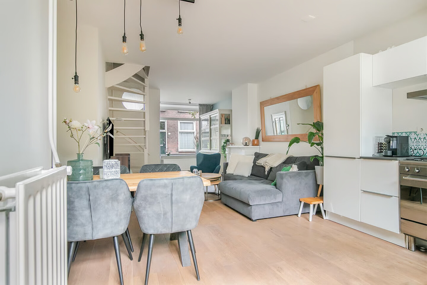 Tussenwoning te koop: singelstraat 32, Utrecht