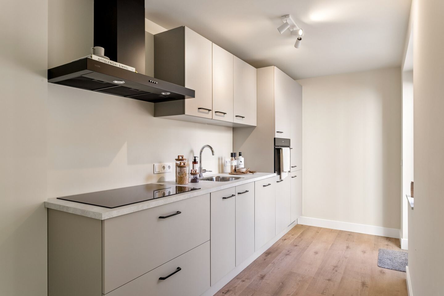 Tussenwoning te koop: Otterstraat 60, Utrecht